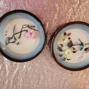 Beautiful vintage oriental 3D shadow box, with intricate feather design